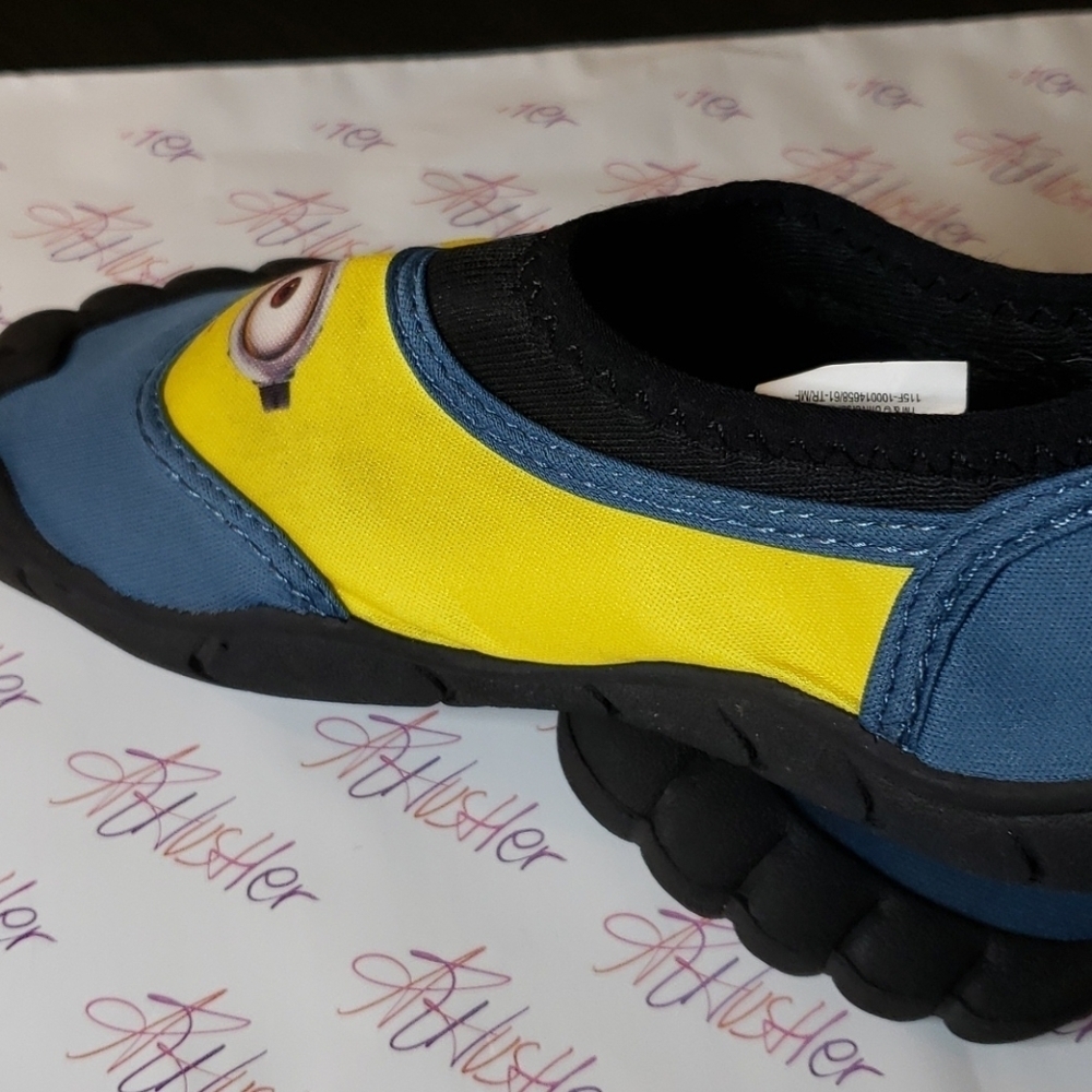 Minions kids water shoes Size 2 Kids - Picture 6 of 16